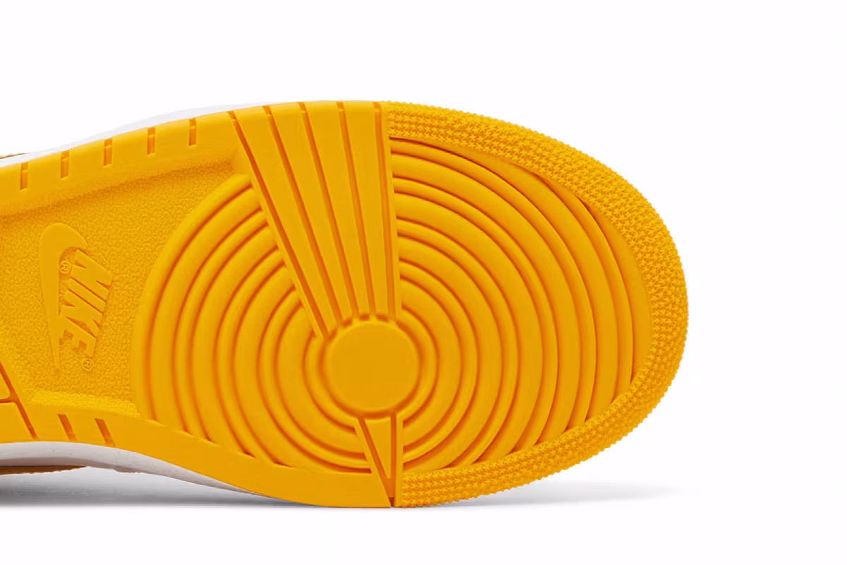 Air Jordan Air Ship PE SP University Gold, view 6