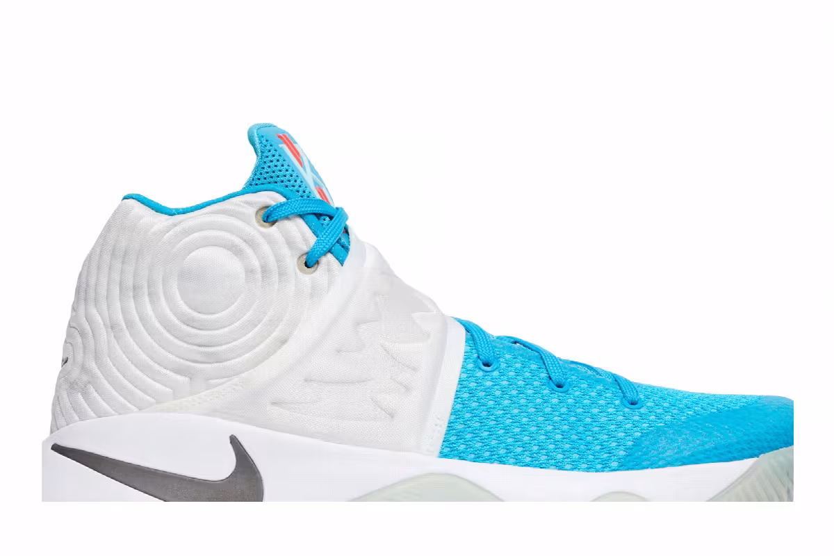 Nike Kyrie 2 Christmas, view 3