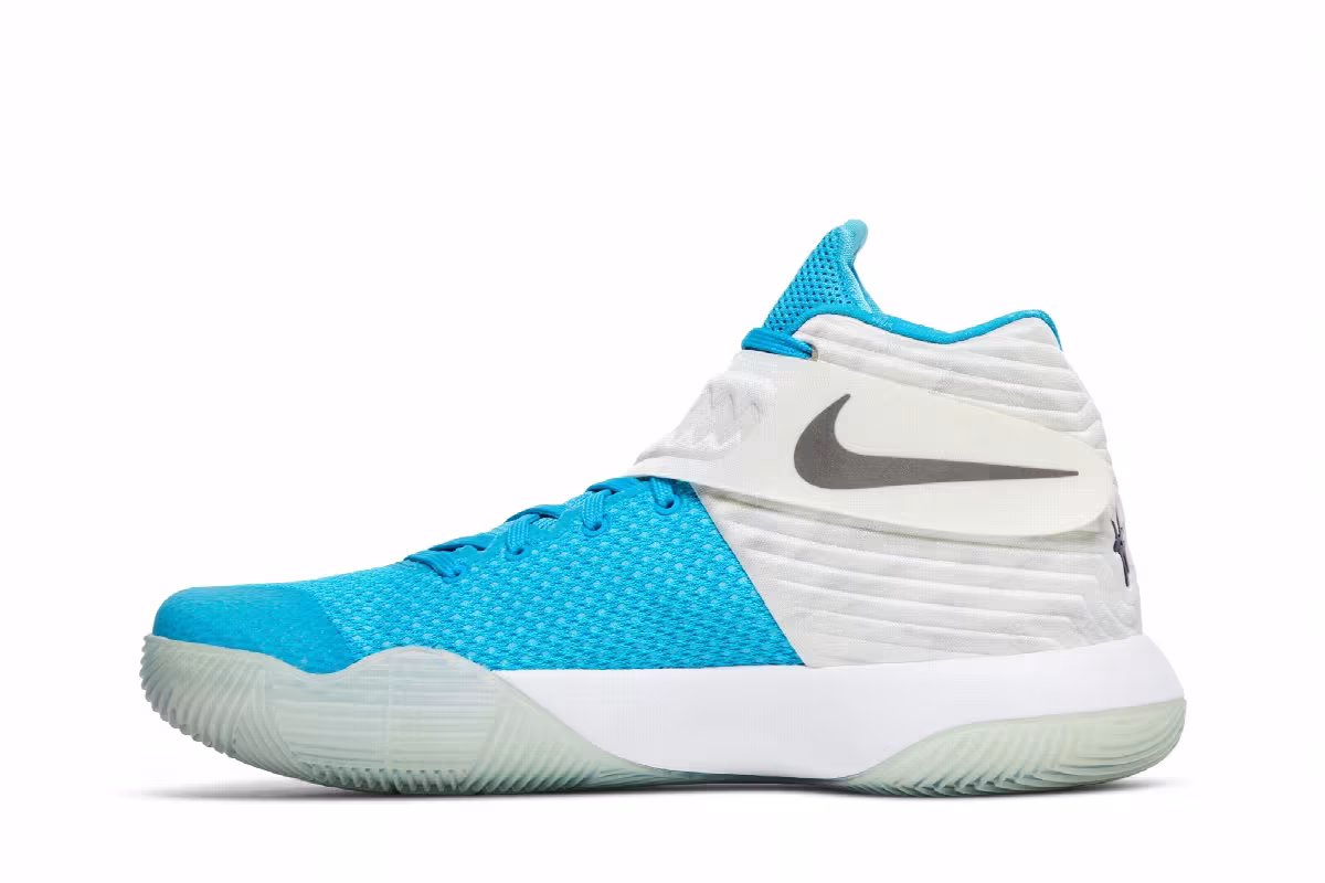 Nike Kyrie 2 Christmas, view 4