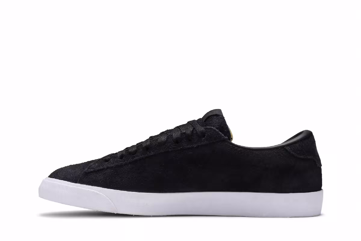 Fragment Design x Nike Tennis Classic AC SP Black Suede, view 4