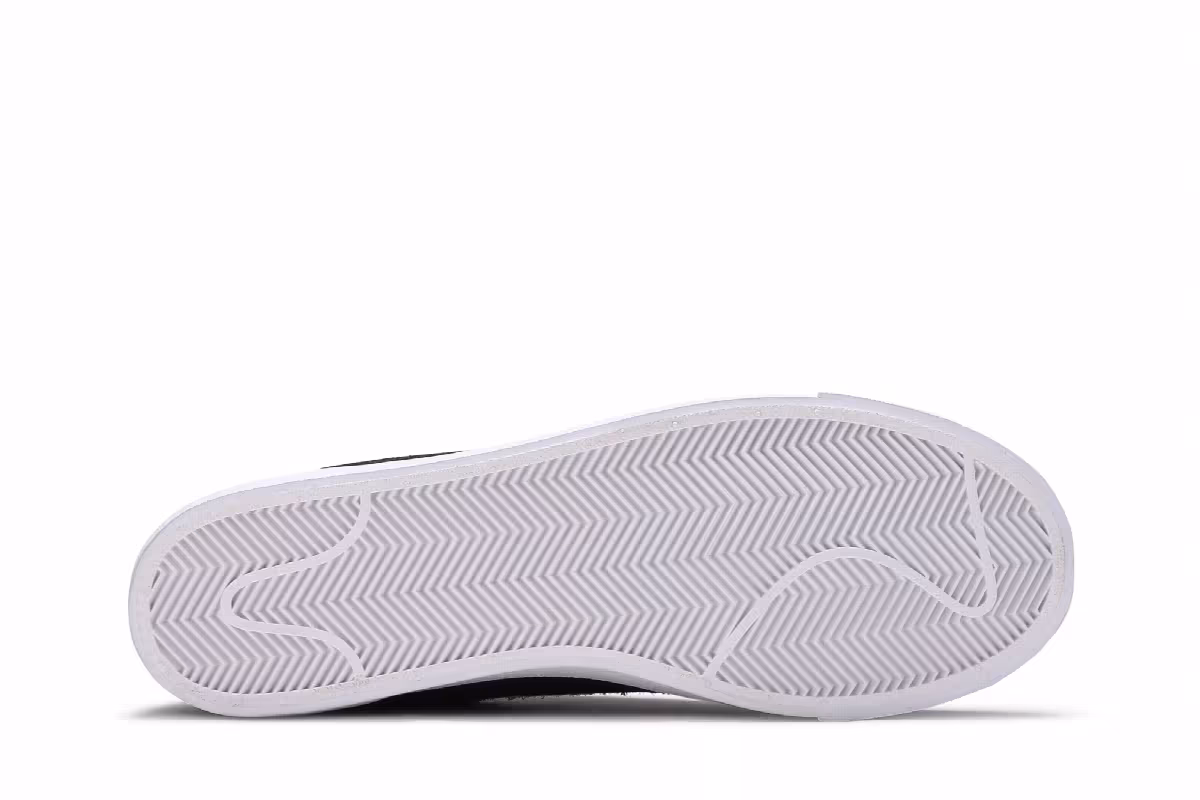 Fragment Design x Nike Tennis Classic AC SP Black Suede, view 5