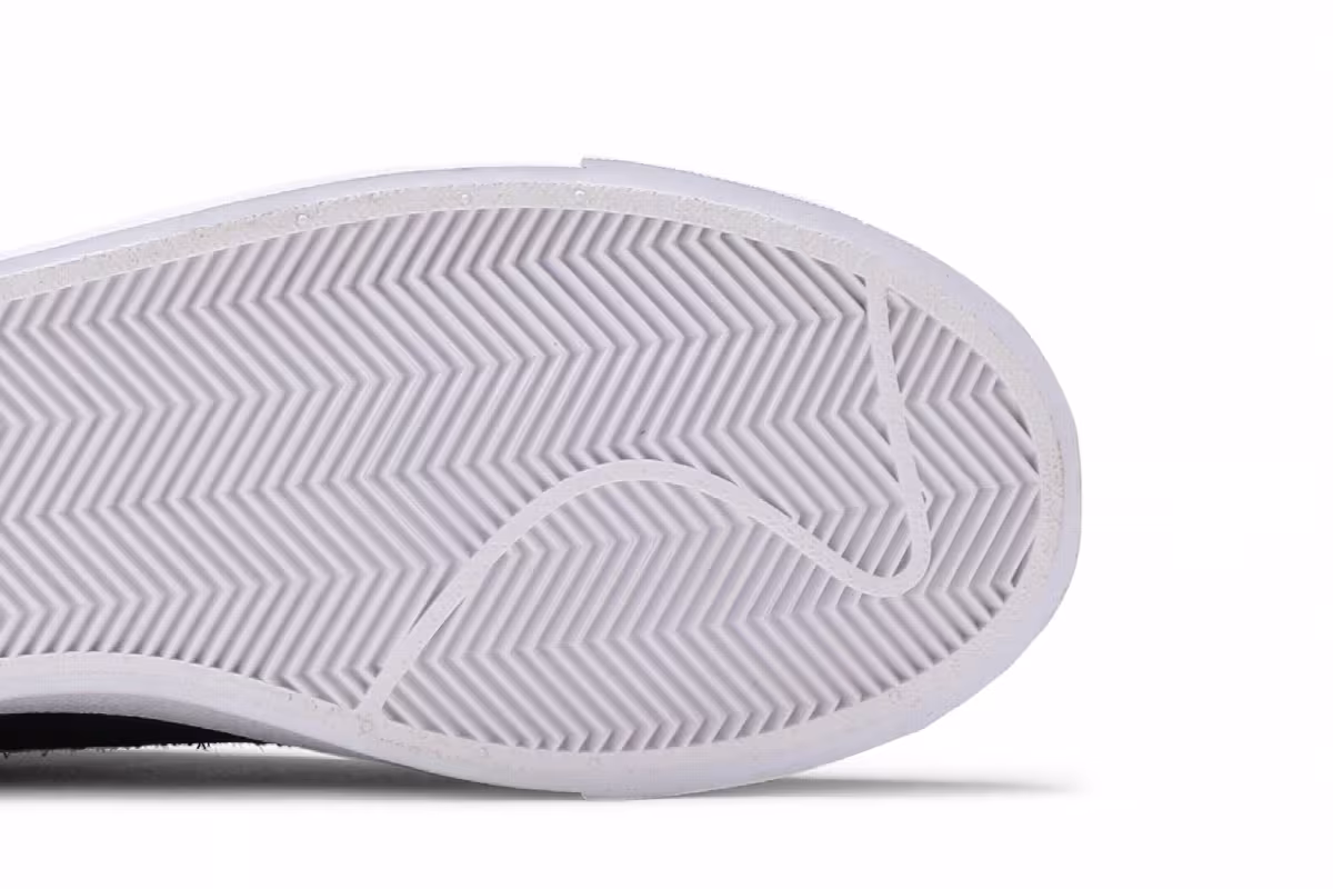 Fragment Design x Nike Tennis Classic AC SP Black Suede, view 6