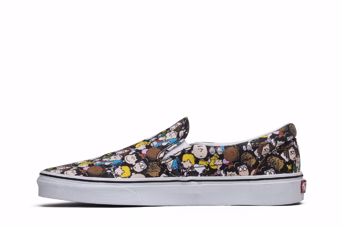 Peanuts x Vans Classic Slip-On The Gang, view 4