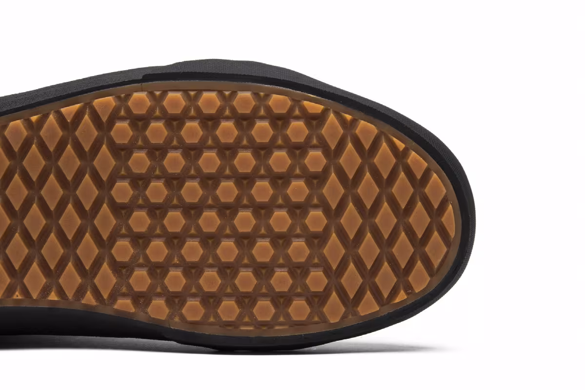 The North Face x Vans Sk8-Hi 46 MTE DX Black, view 6
