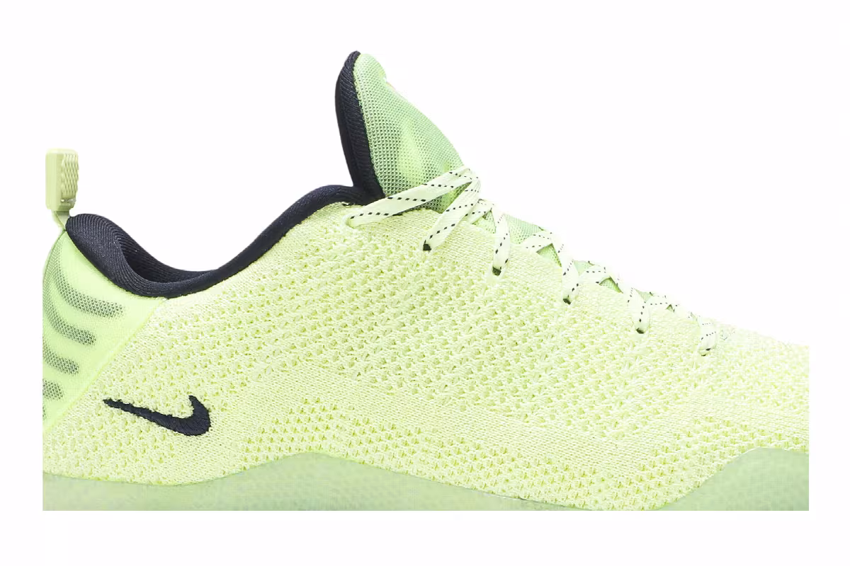 Nike Kobe 11 Elite Low 4KB Ghost of Christmas Past, view 3