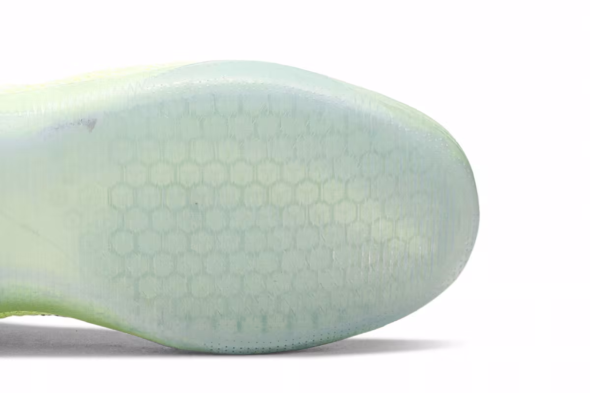 Nike Kobe 11 Elite Low 4KB Ghost of Christmas Past, view 6
