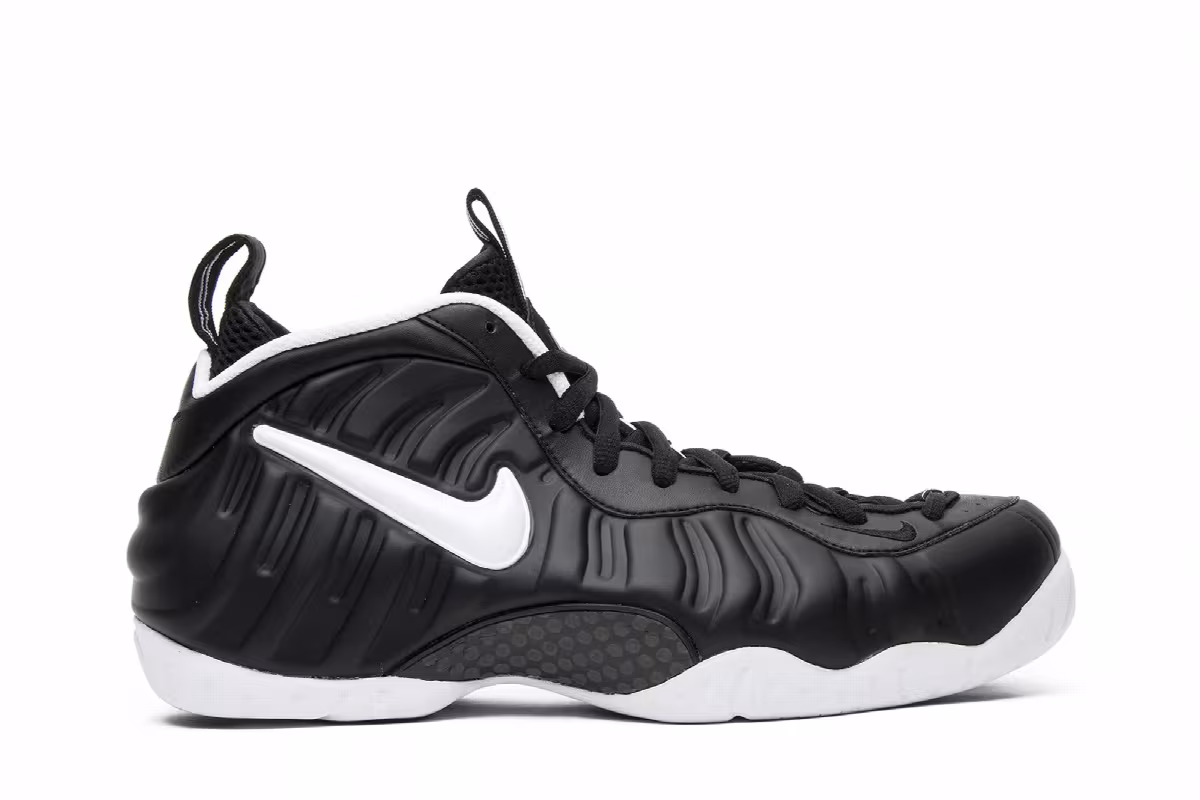 Nike Air Foamposite Pro Dr. Doom 2016, view 2