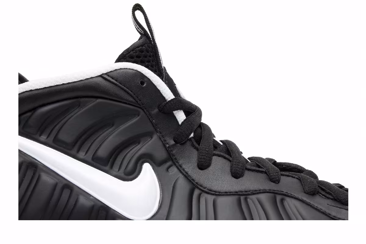 Nike Air Foamposite Pro Dr. Doom 2016, view 3