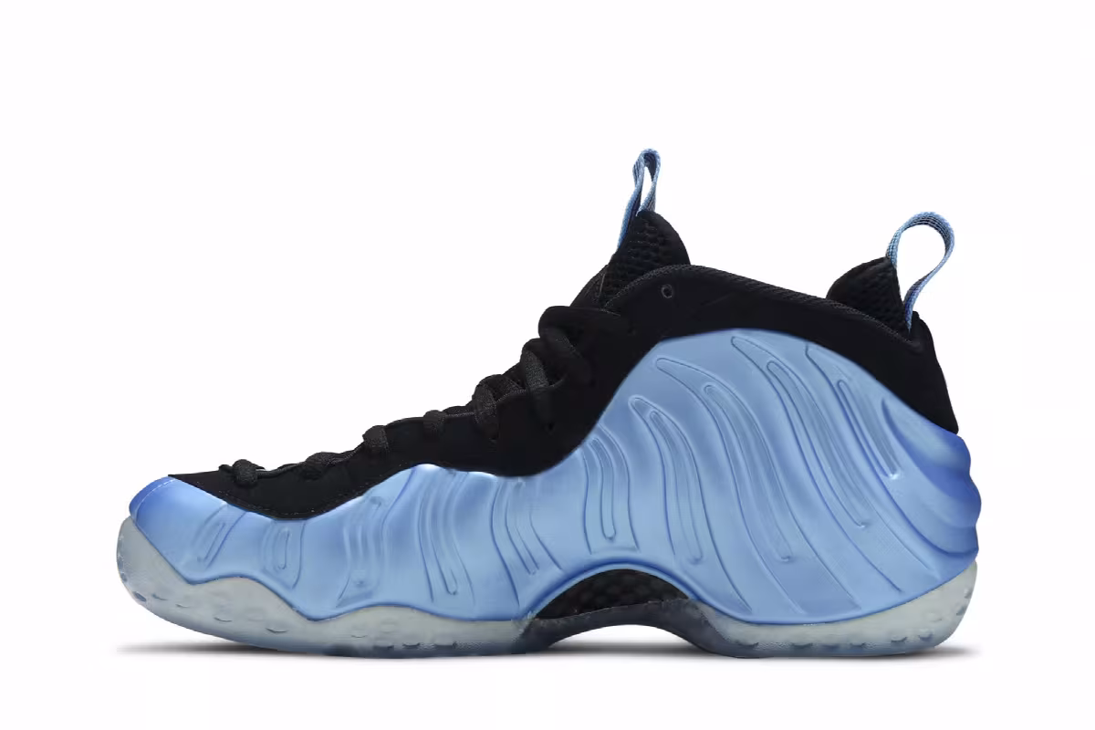 Nike Air Foamposite One University Blue, view 4