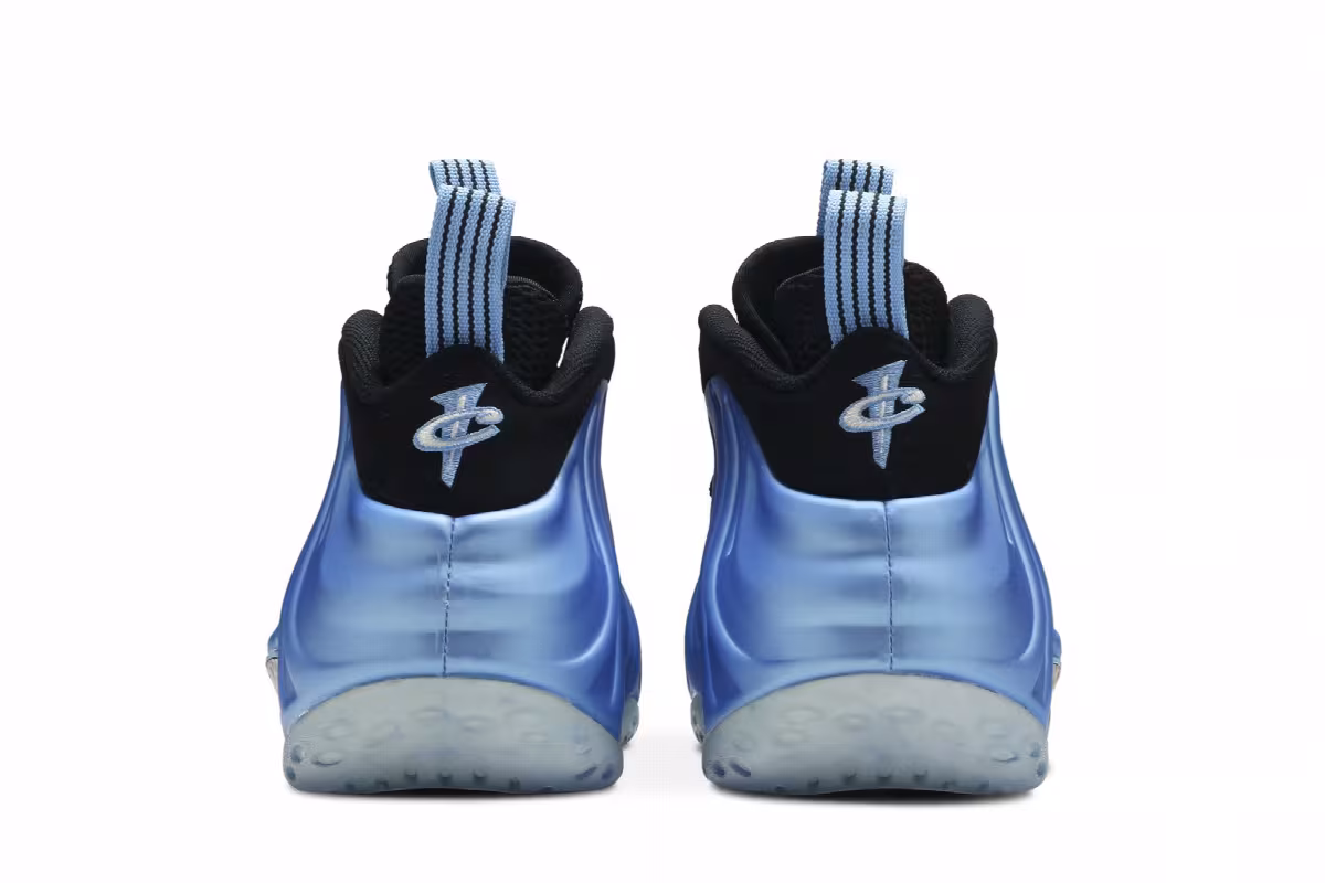Nike Air Foamposite One University Blue, view 7