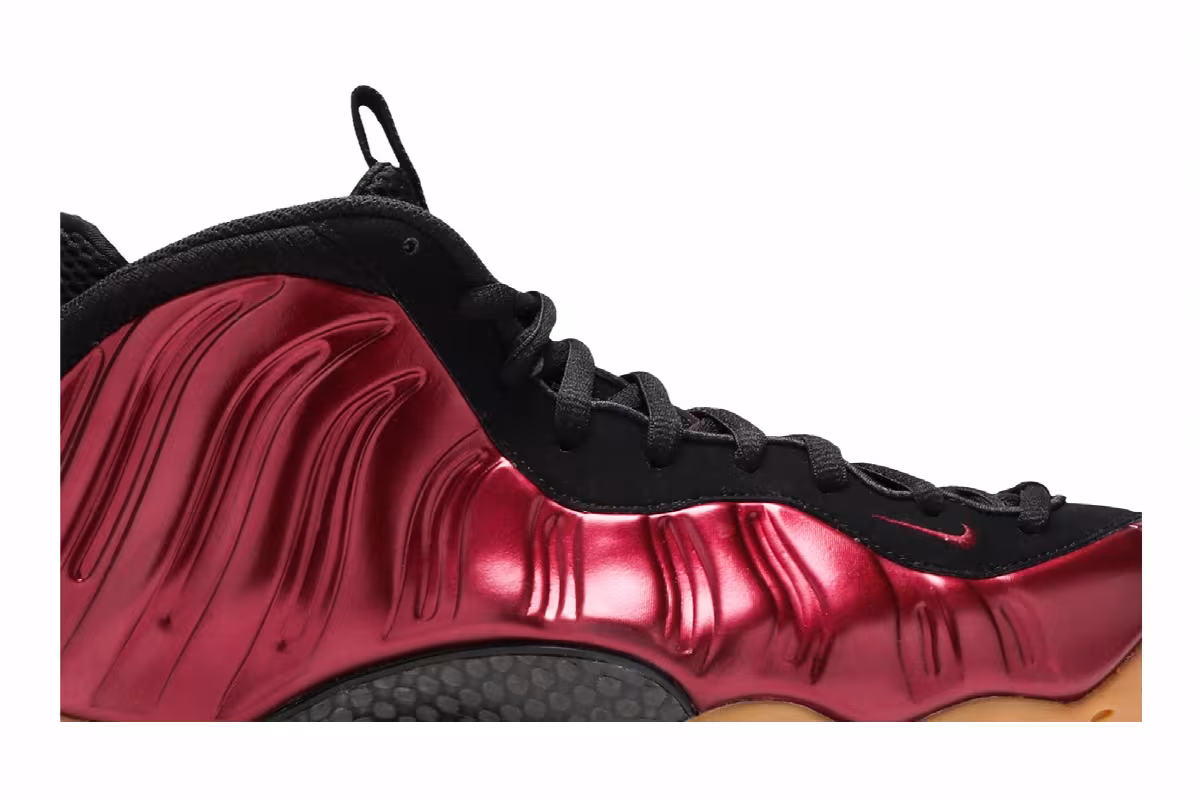 Nike Air Foamposite One Night Maroon, view 3