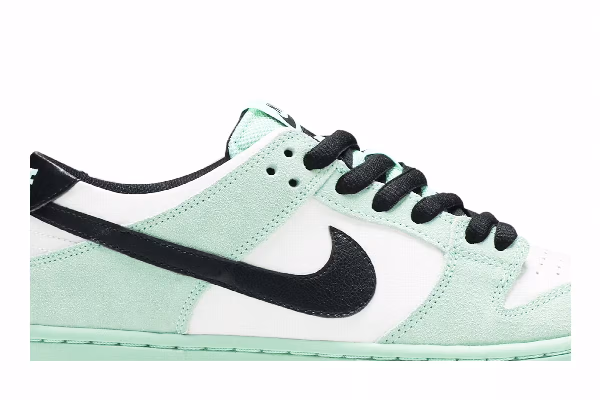 Nike SB Dunk Low Sea Crystal, view 3