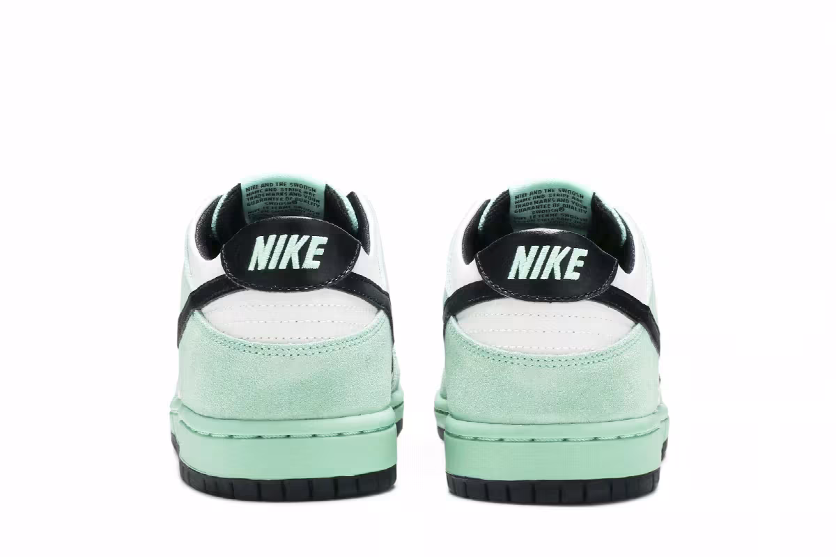 Nike SB Dunk Low Sea Crystal, view 7