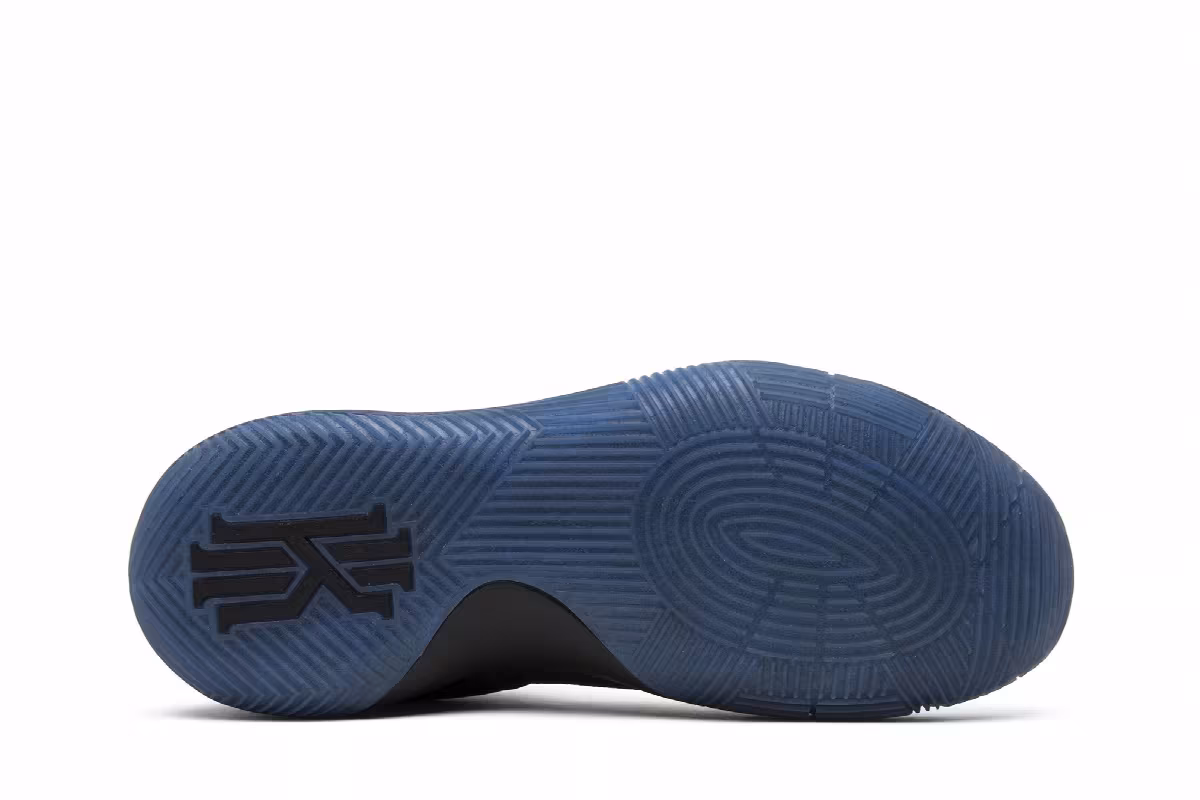 Nike Kyrie 2 Duke, view 5
