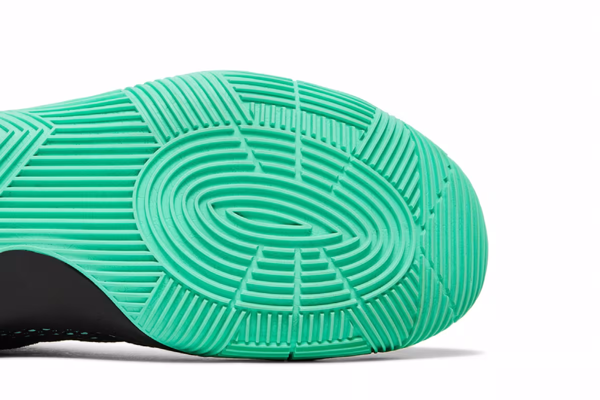 Nike Kyrie 2 Green Glow, view 6