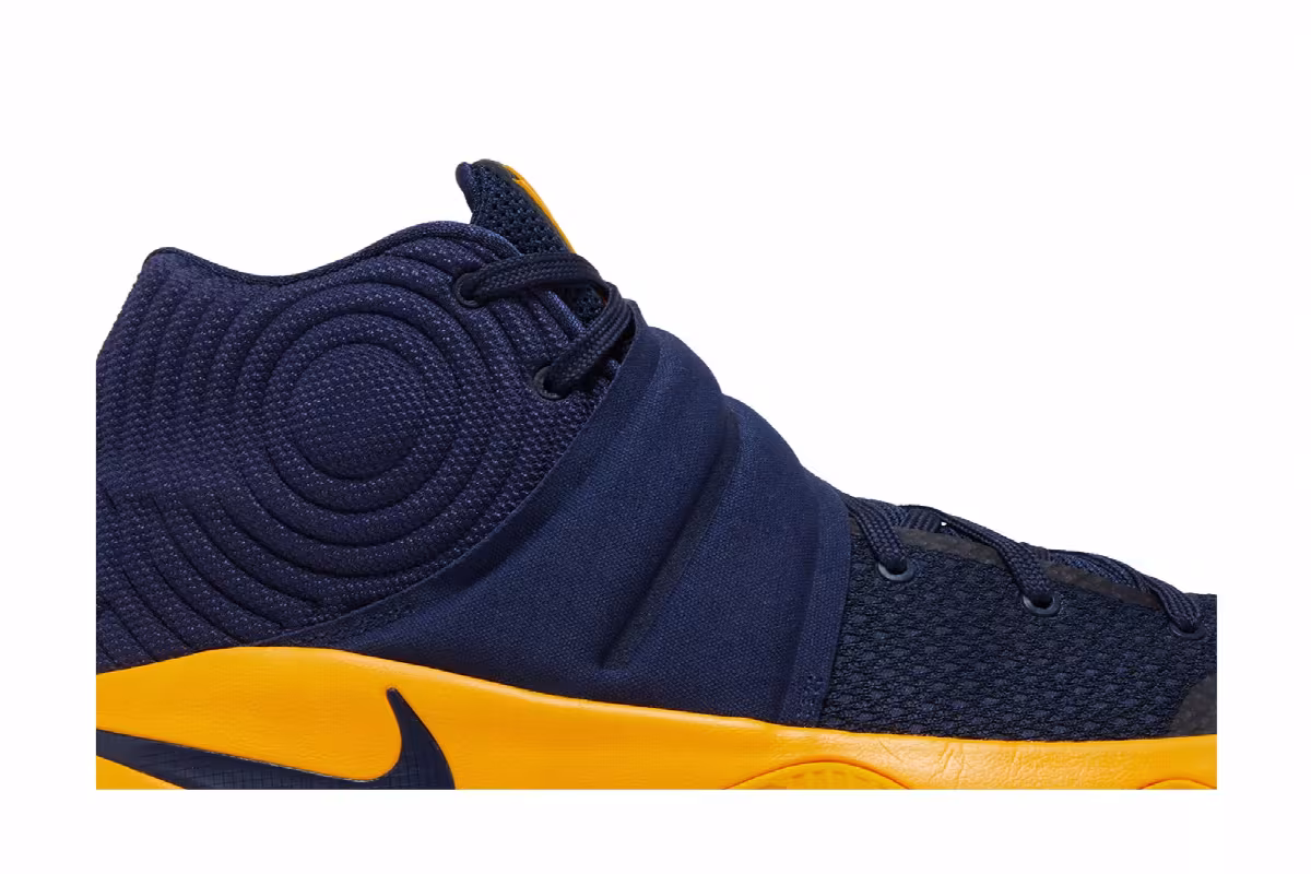 Nike Kyrie 2 Cavs, view 3