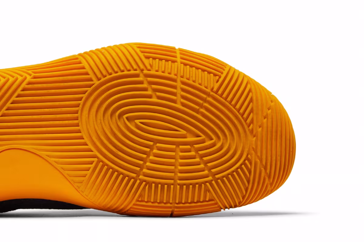 Nike Kyrie 2 Cavs, view 6