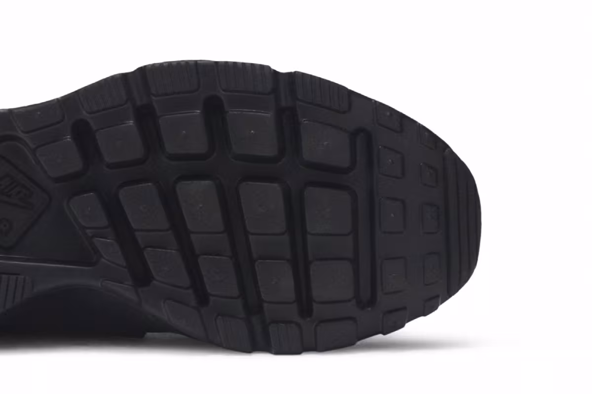Nike Air Huarache Run Ultra Triple Black, view 6
