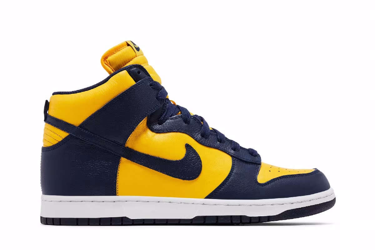 Nike Dunk High QS Michigan 2016, view 2