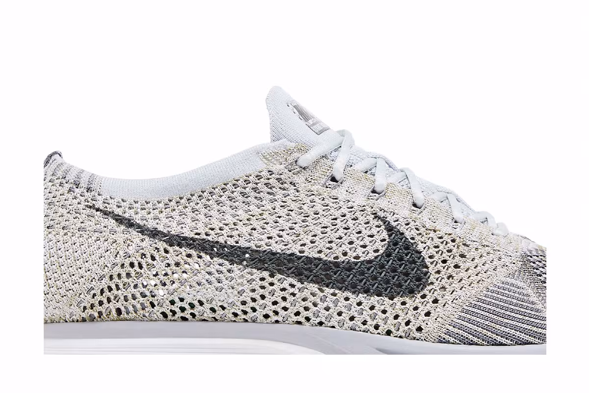 Nike Flyknit Racer Pure Platinum, view 3