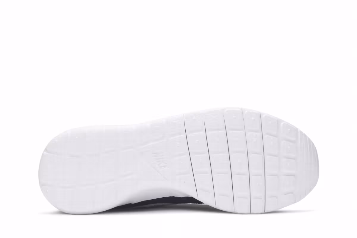Nike Roshe One GS Black Metallic Silver, view 5