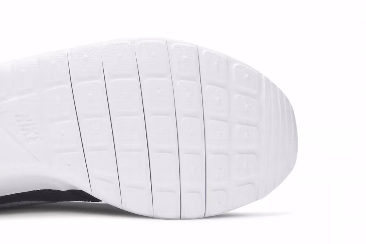Nike Roshe One GS Black Metallic Silver, view 6