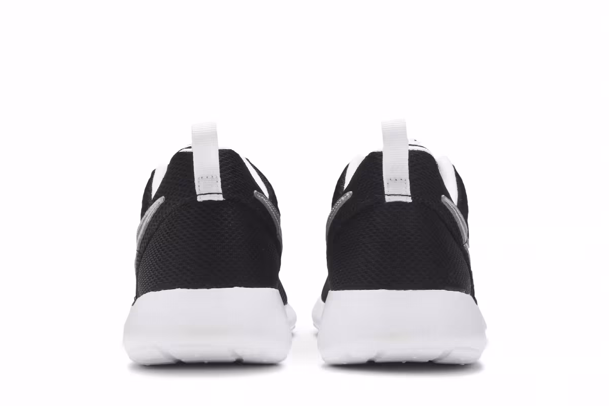 Nike Roshe One GS Black Metallic Silver, view 7