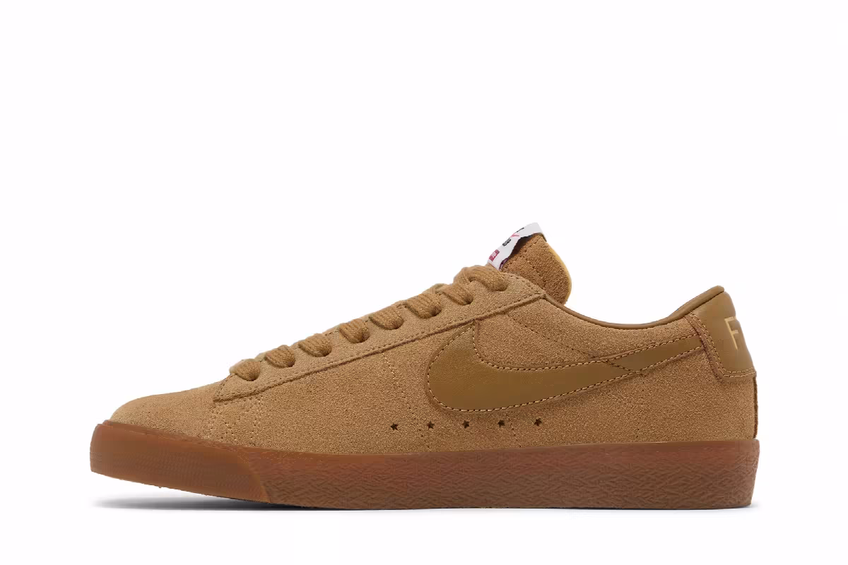 Supreme x Nike SB Blazer Low GT Golden Beige, view 4