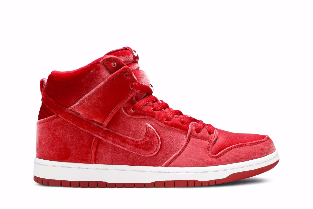 Nike SB Dunk High PRM red velvet, view 2