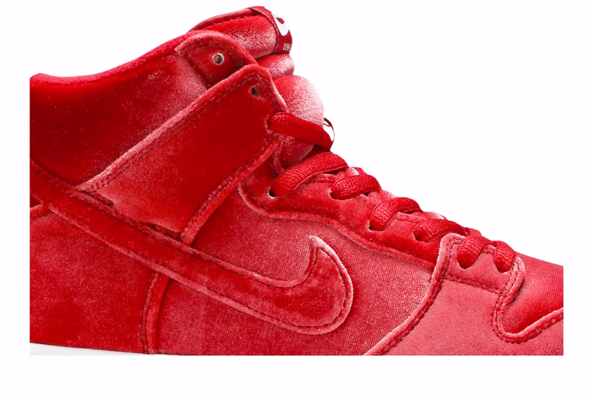 Nike SB Dunk High PRM red velvet, view 3