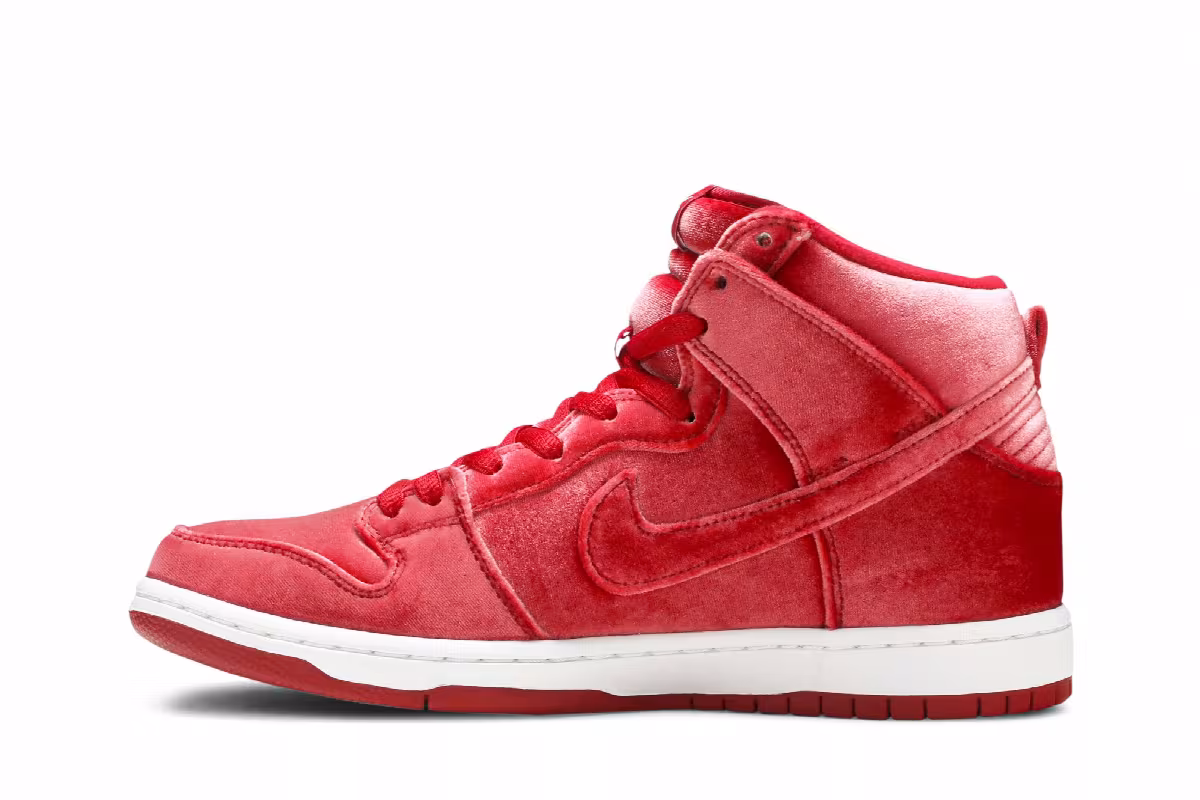 Nike SB Dunk High PRM red velvet, view 4