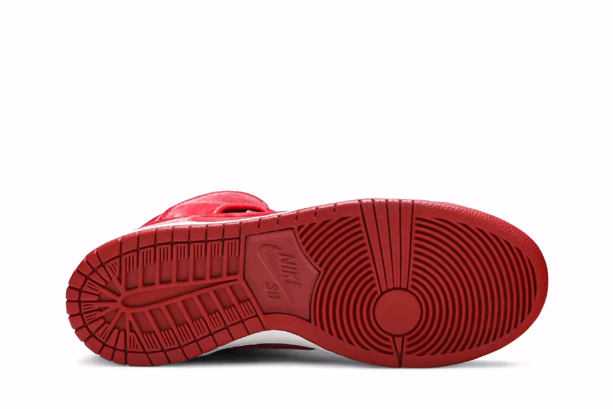 Nike SB Dunk High PRM red velvet, view 5