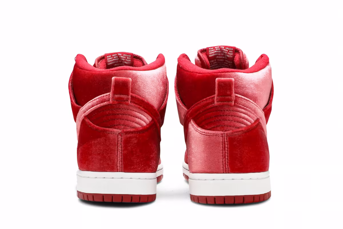 Nike SB Dunk High PRM red velvet, view 7