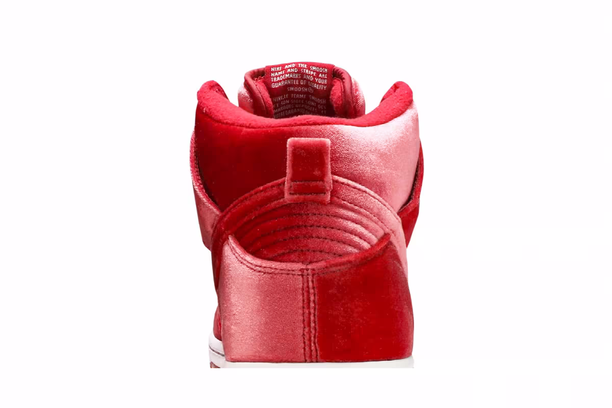 Nike SB Dunk High PRM red velvet, view 8