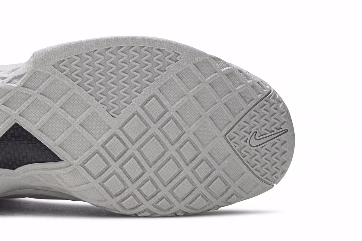 Nike Zoom Kobe 3 Fade To Black, view 6