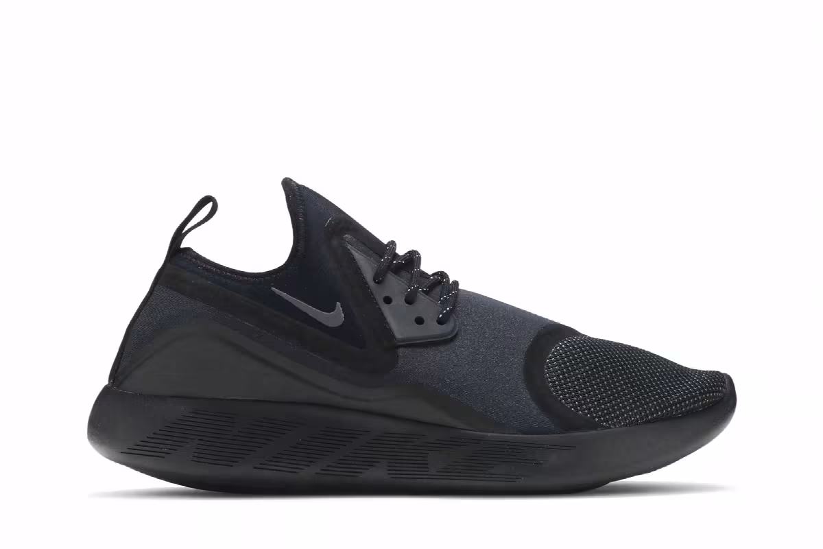 Nike Lunarcharge Essential Triple Black, view 2