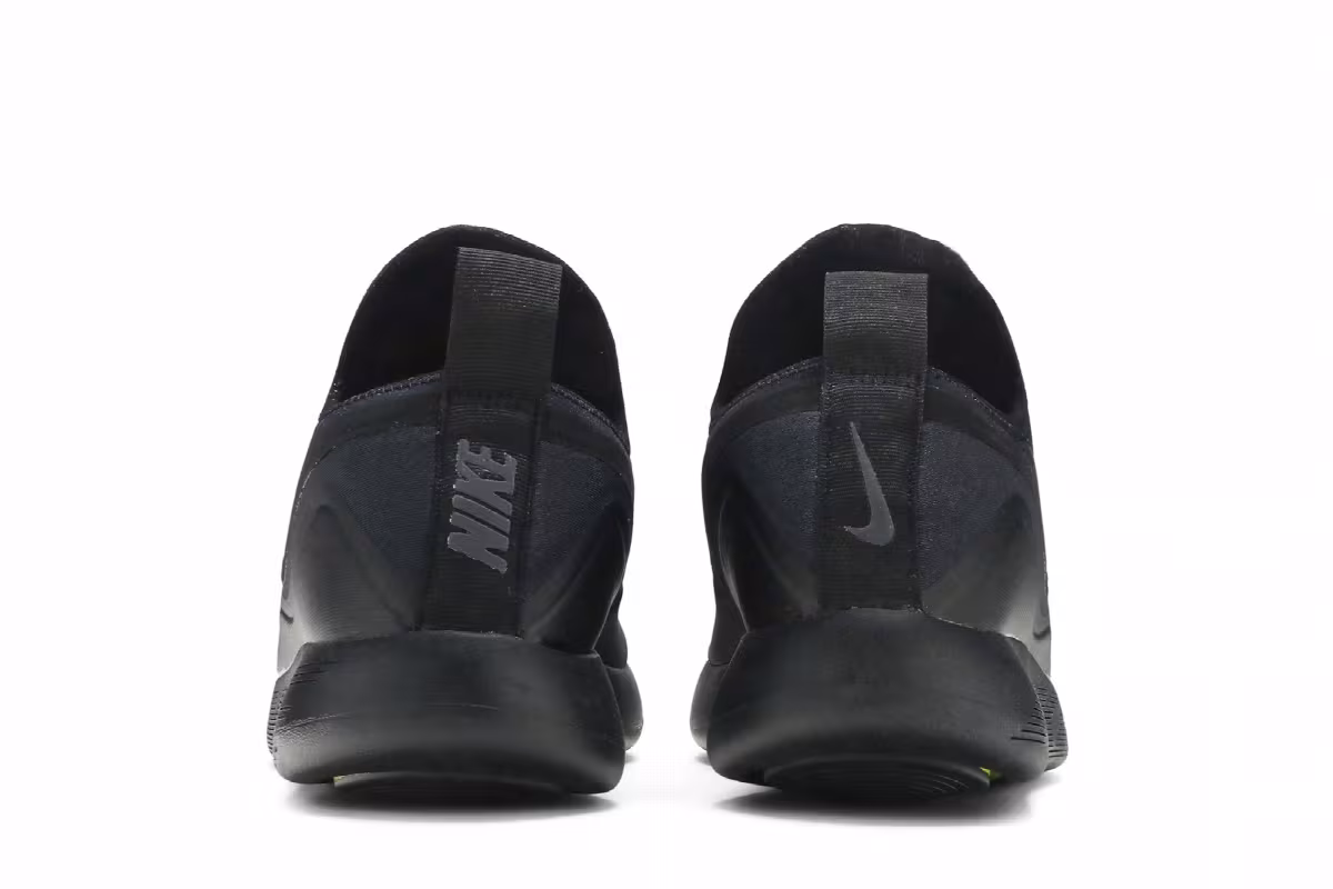 Nike Lunarcharge Essential Triple Black, view 7