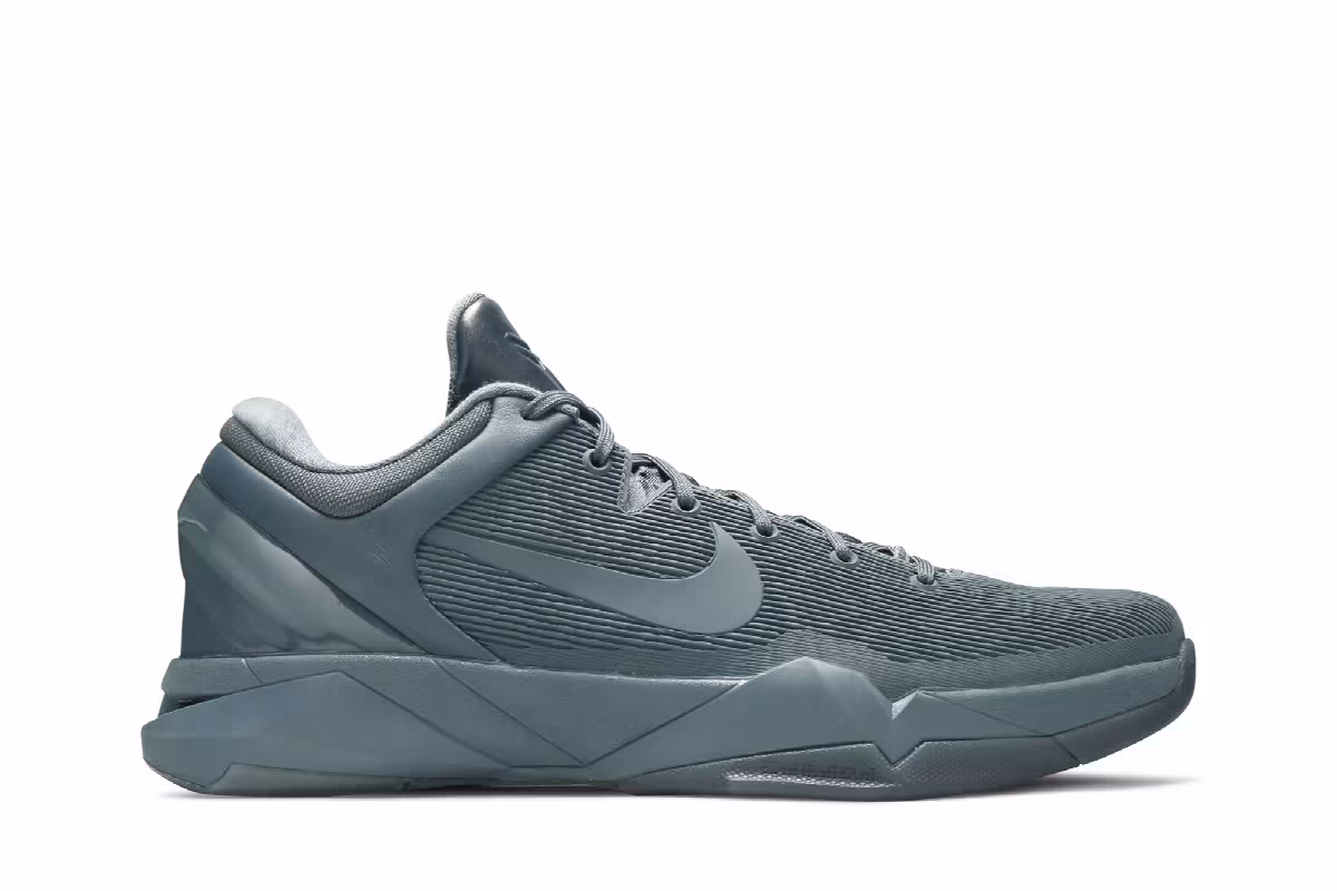 Nike Zoom Kobe 7 Fade To Black, view 2