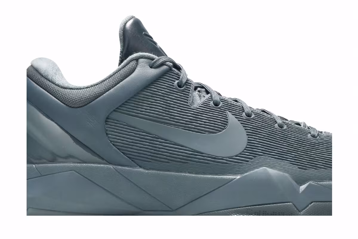 Nike Zoom Kobe 7 Fade To Black, view 3