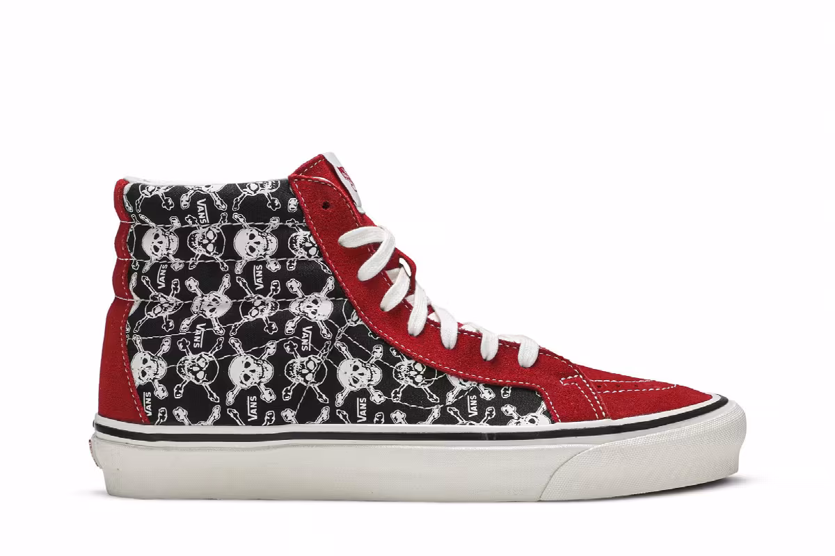Vans Sk8-Hi 38 DX Skulls Red Black, view 2