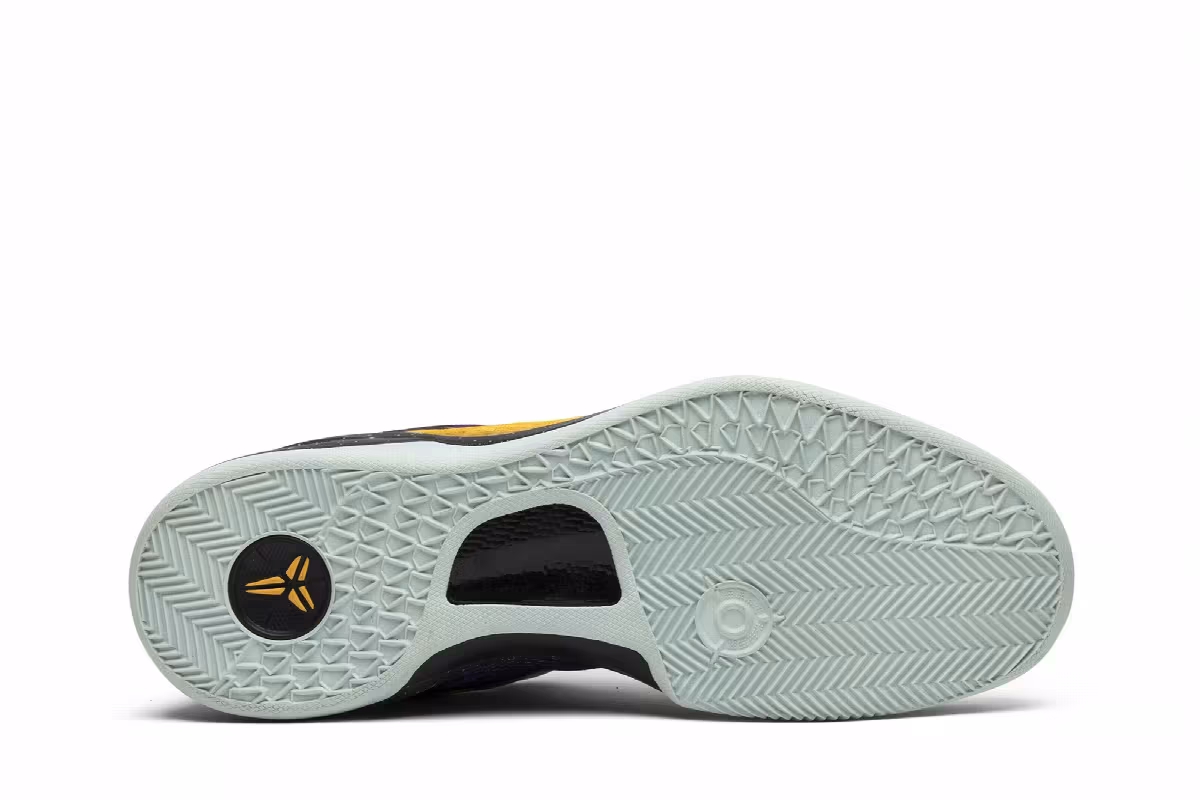 Nike Kobe 8 Easter, view 5