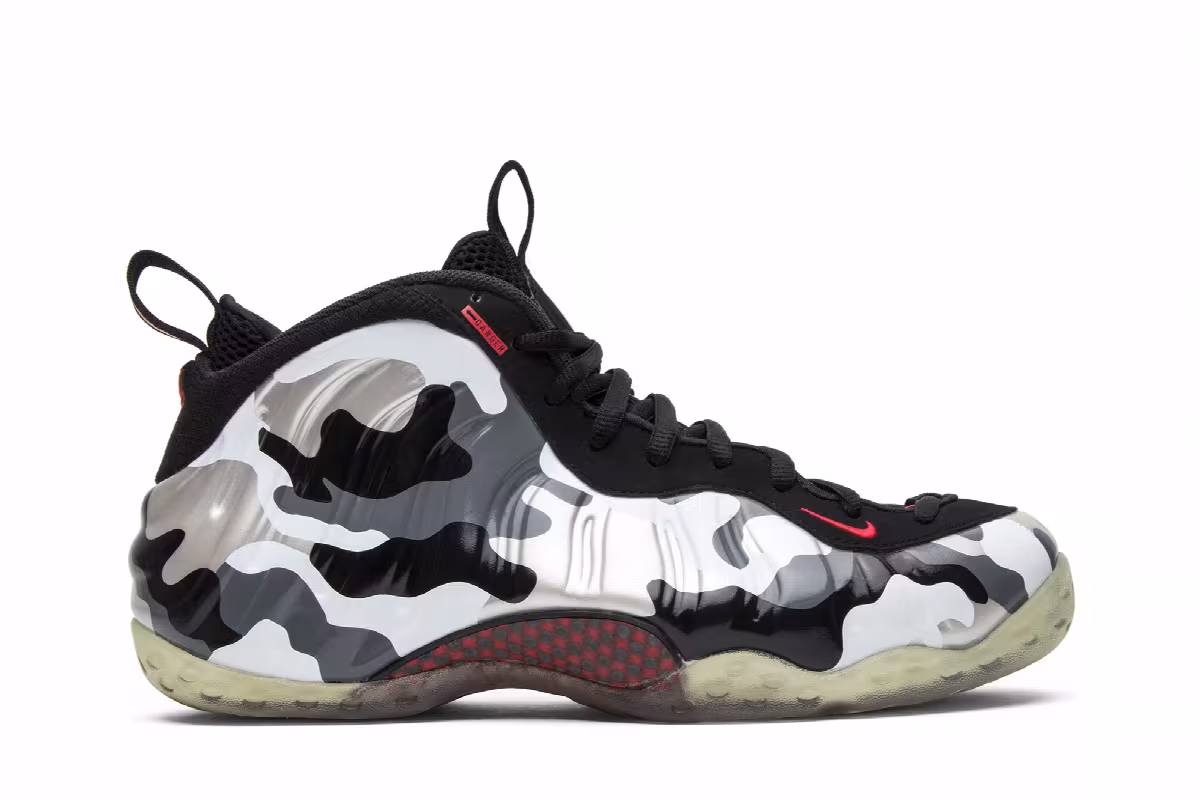 Nike Air Foamposite One PRM Fighter Jet, view 2