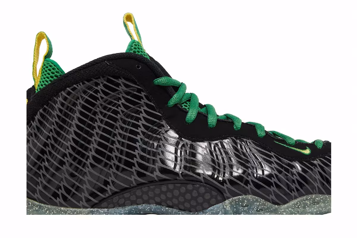Nike Air Foamposite One Oregon Ducks, view 3