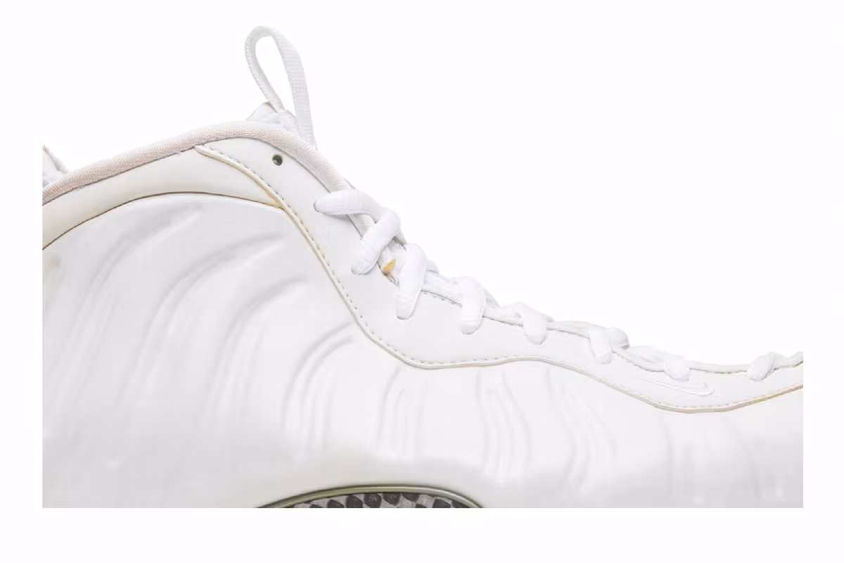 Nike Air Foamposite One White-Out, view 3