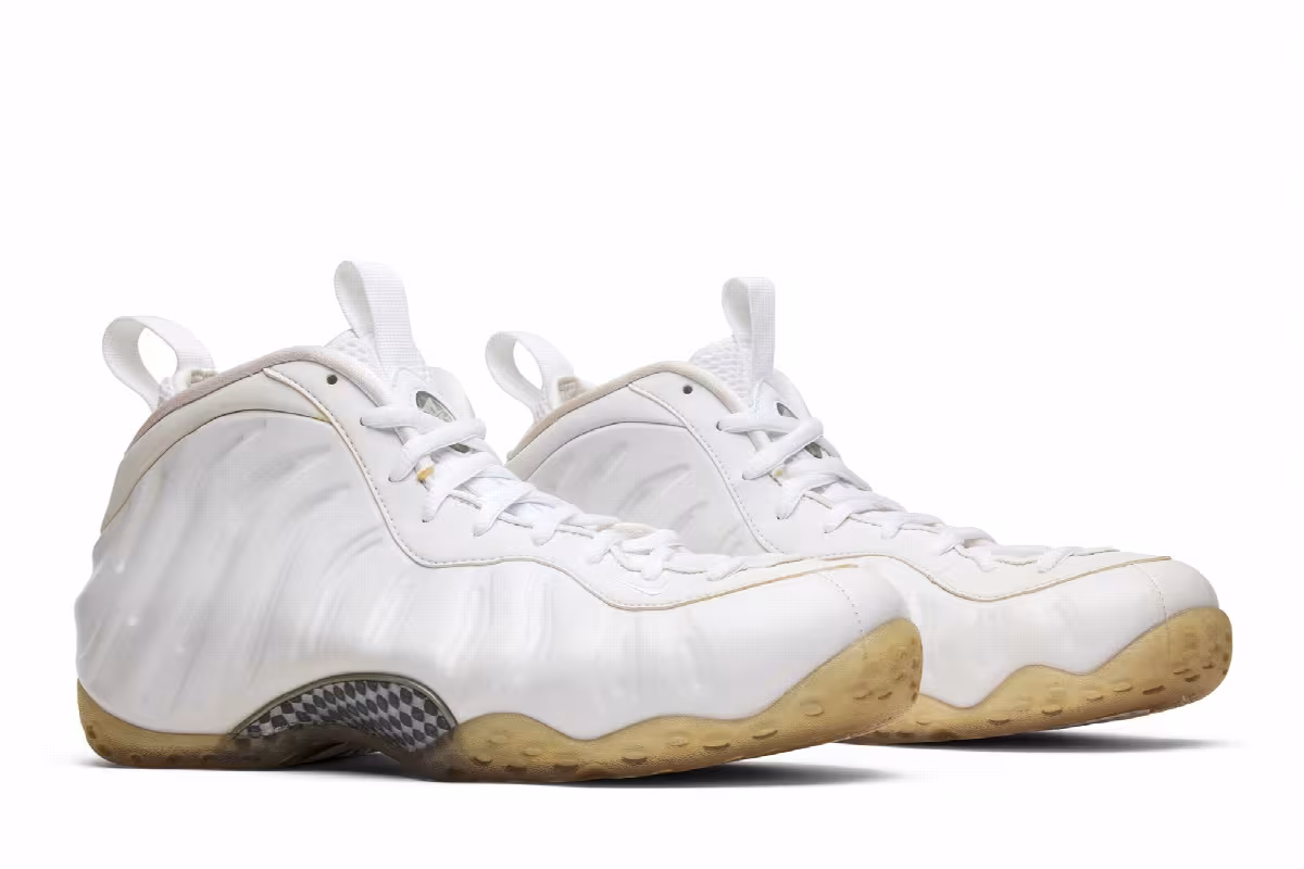 Nike Air Foamposite One White-Out, view 9