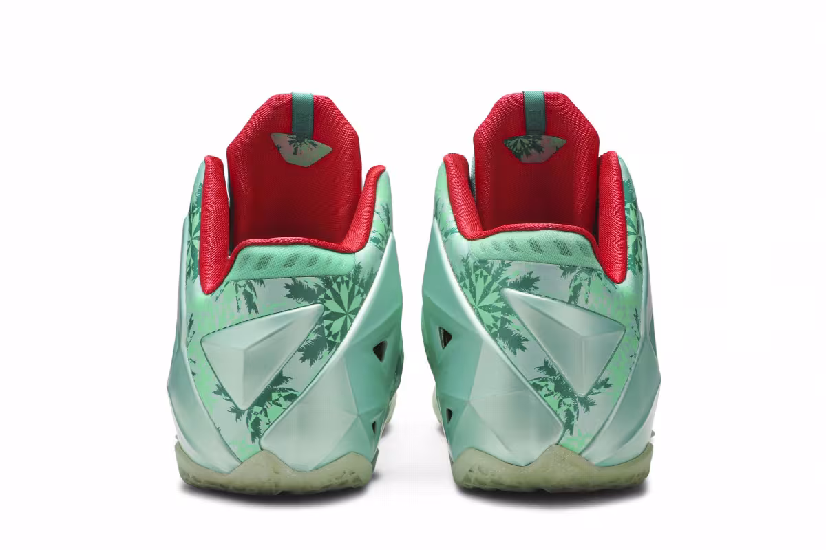 Nike LeBron 11 Christmas, view 7