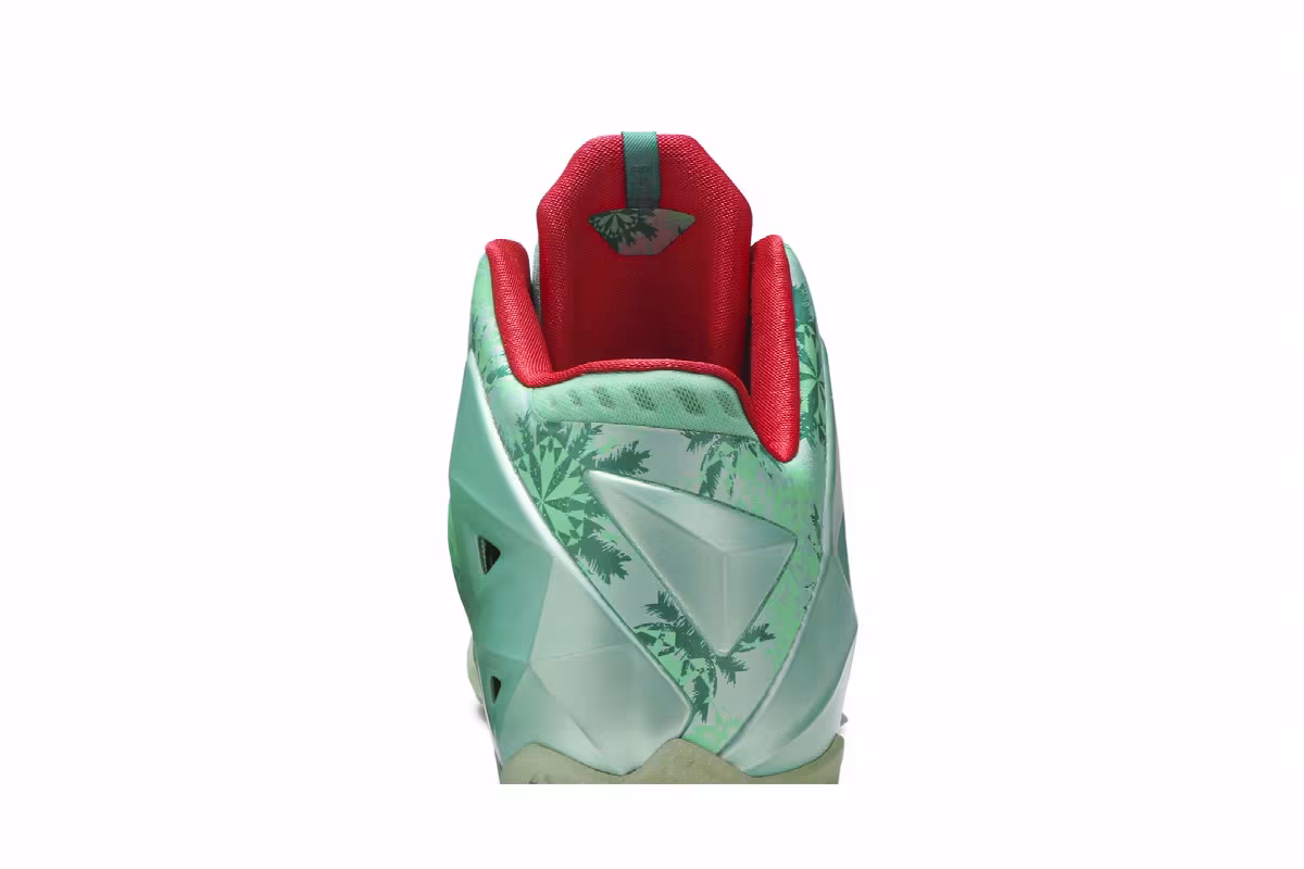 Nike LeBron 11 Christmas, view 8