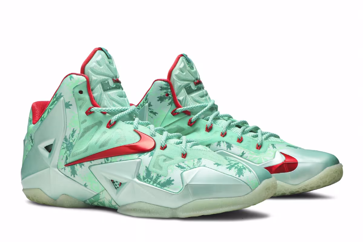 Nike LeBron 11 Christmas, view 9
