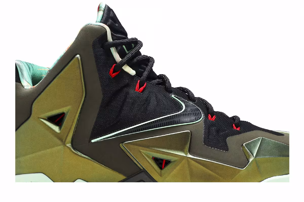 Nike LeBron 11 Kings Pride, view 3