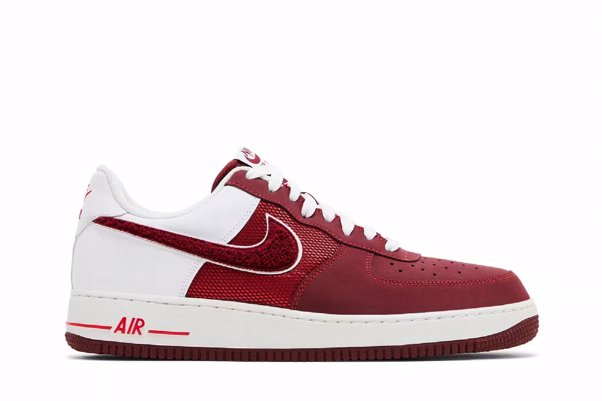 Nike Air Force 1 Low Hyper Red, view 2